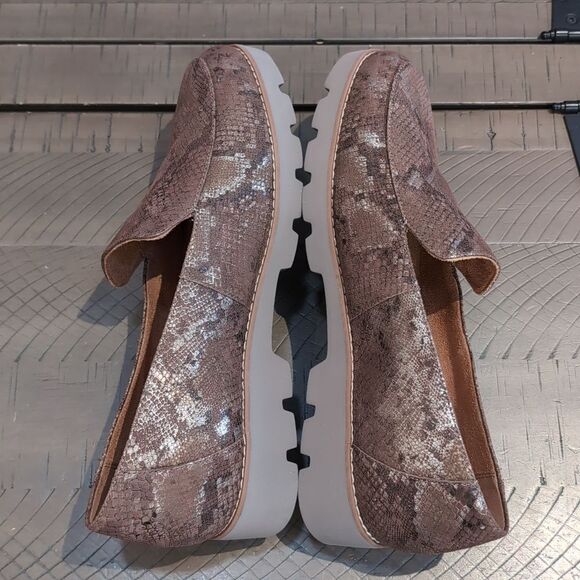 Vionic Kensley Brown Snake Print Loafers Sz 11 NWOT - Picture 6 of 11